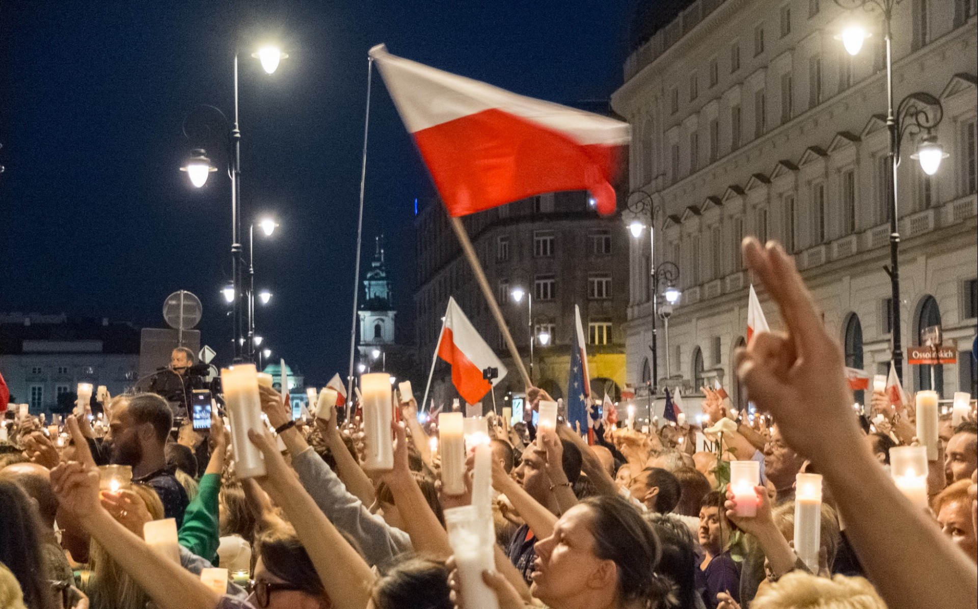 Demonstrations in front of the Polish parliament against the new law violating the independence of the judiciary, 18th July 2017