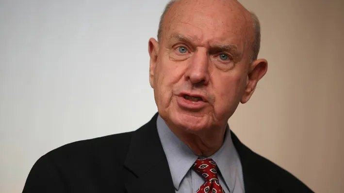Ambassador Thomas Pickering speaks at Columbia University event